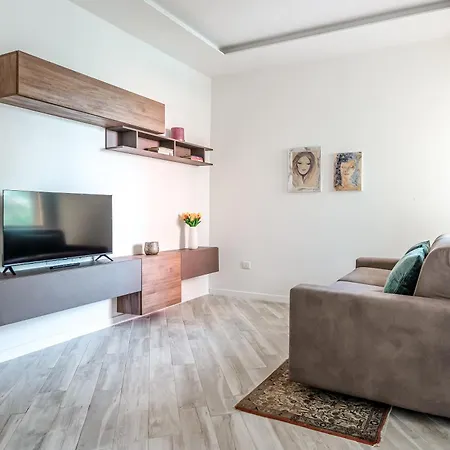 Hostly - San Biagio Pisa