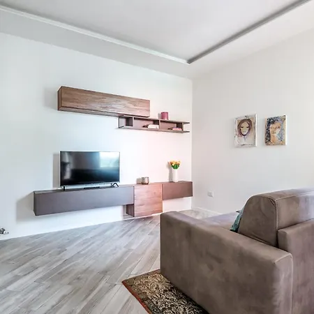 Hostly - San Biagio Apartment *